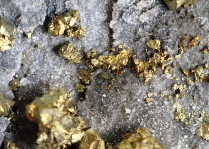 沙特发现潜在世界级金矿资源，或引发新一轮淘金热